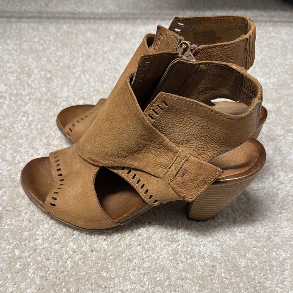 Tan Leather Slingback Sandals with Block Heel